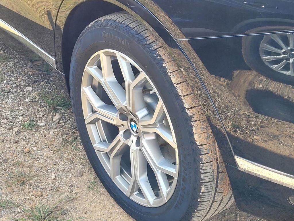 Used 2020 BMW X7 xDrive40i w/ Premium Package image 4