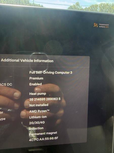 Used 2022 Tesla Model Y Long Range AWD/4WD image 34