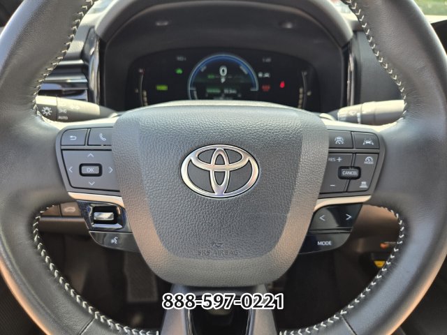 Used 2025 Toyota Camry SE FWD image 26
