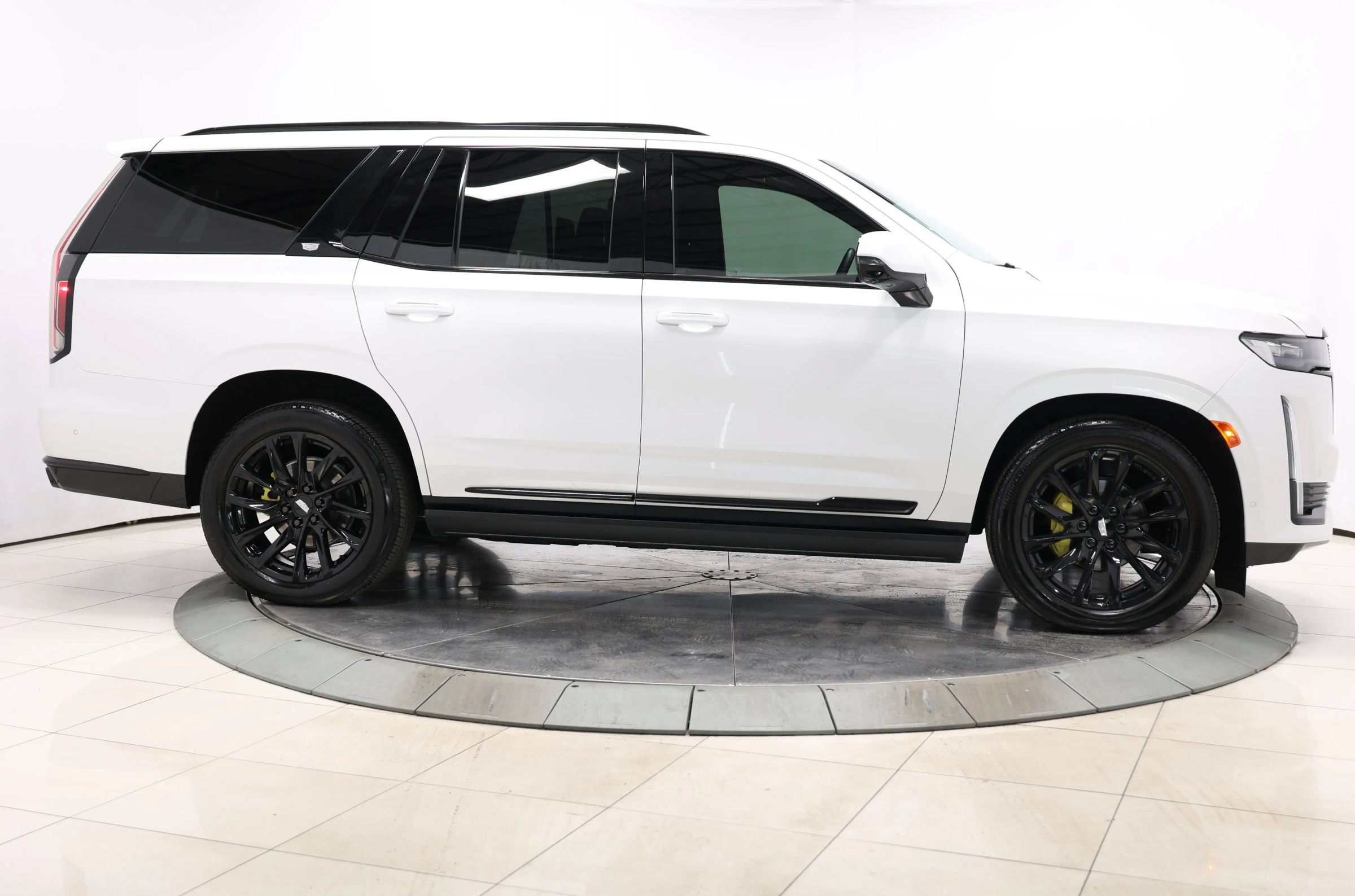 Used 2023 Cadillac Escalade Sport Platinum w/ LPO, ONYX Package RWD image 97