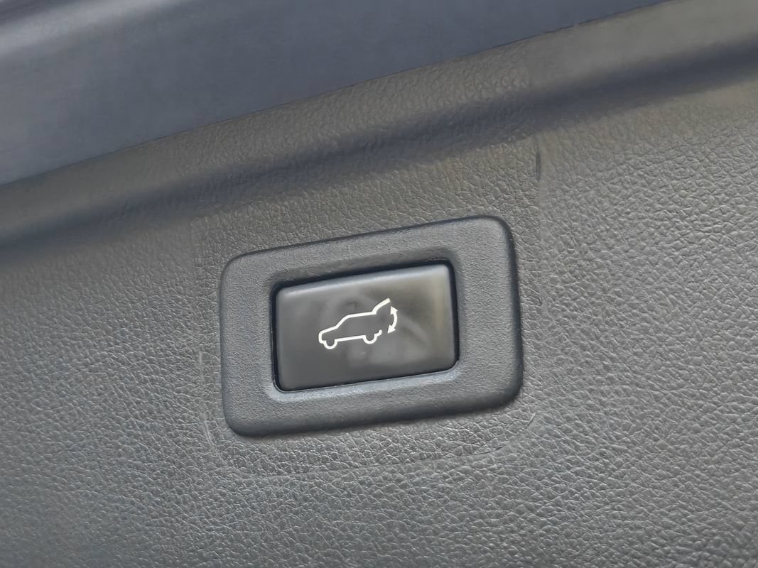 Used 2017 Subaru Outback 3.6R Limited AWD/4WD image 22