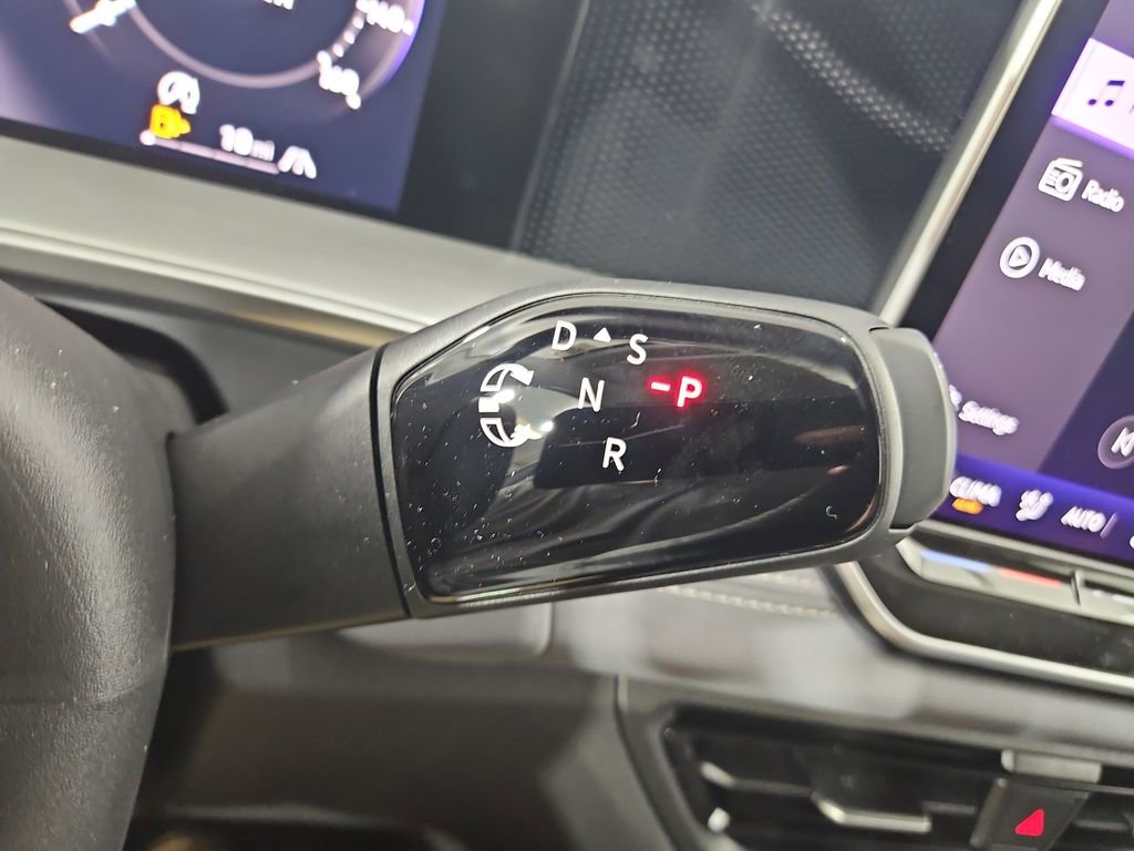 New 2026 Volkswagen Tiguan SE image 22