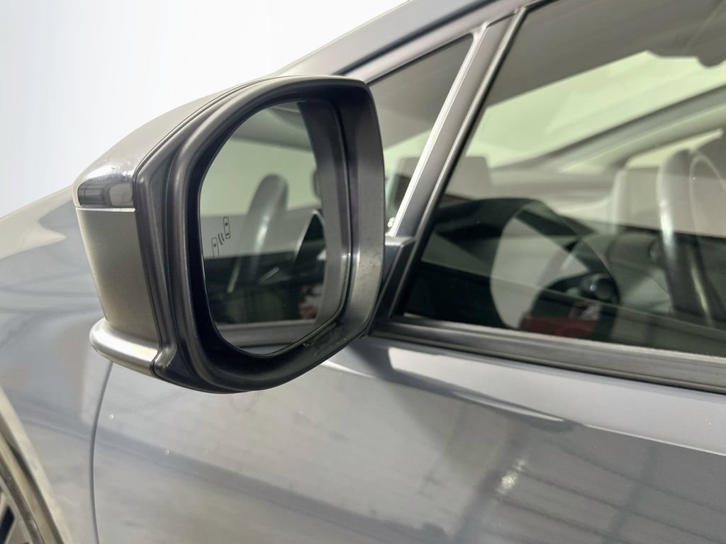 Used 2023 Toyota Prius XLE FWD image 39