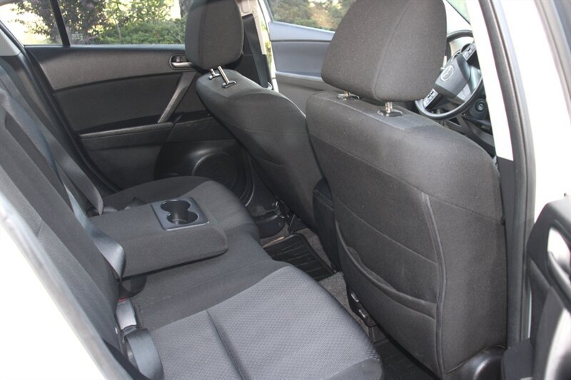 Used 2010 MAZDA MAZDA3 i Touring FWD image 6