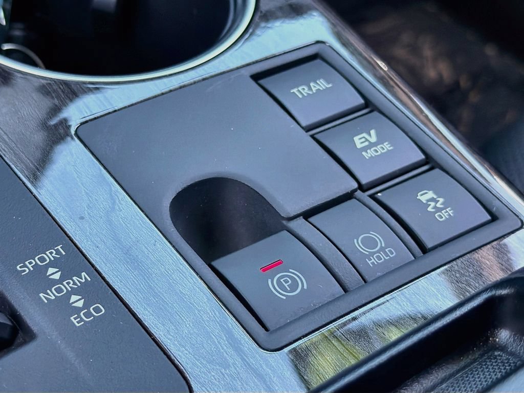 Used 2026 Toyota Highlander Limited AWD/4WD image 16