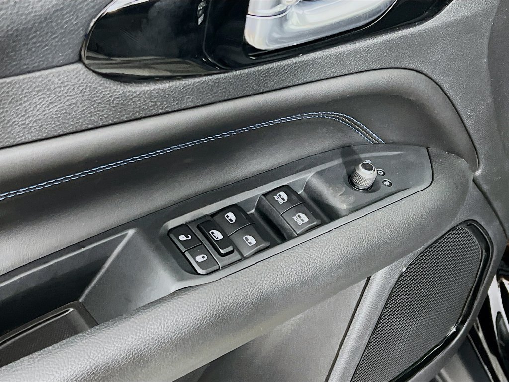 New 2026 Jeep Compass Latitude AWD/4WD image 17