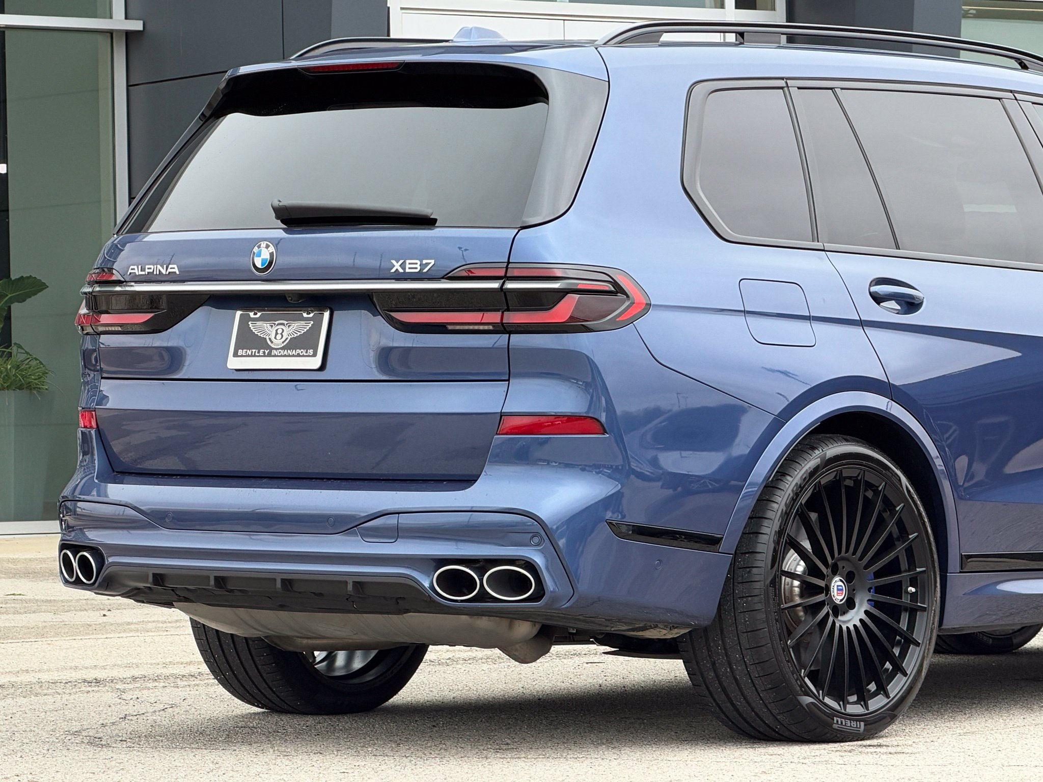 Used 2025 BMW ALPINA XB7 AWD/4WD image 7