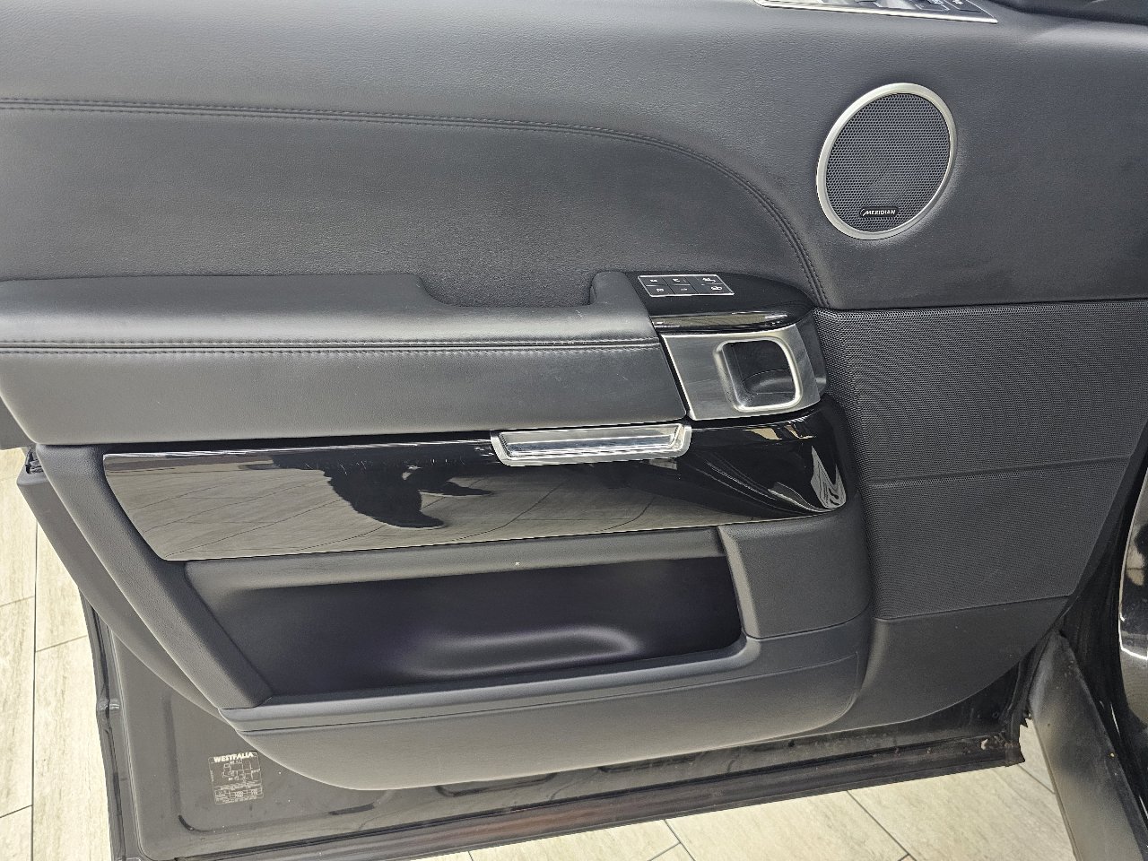 Used 2016 Land Rover Range Rover HSE image 39