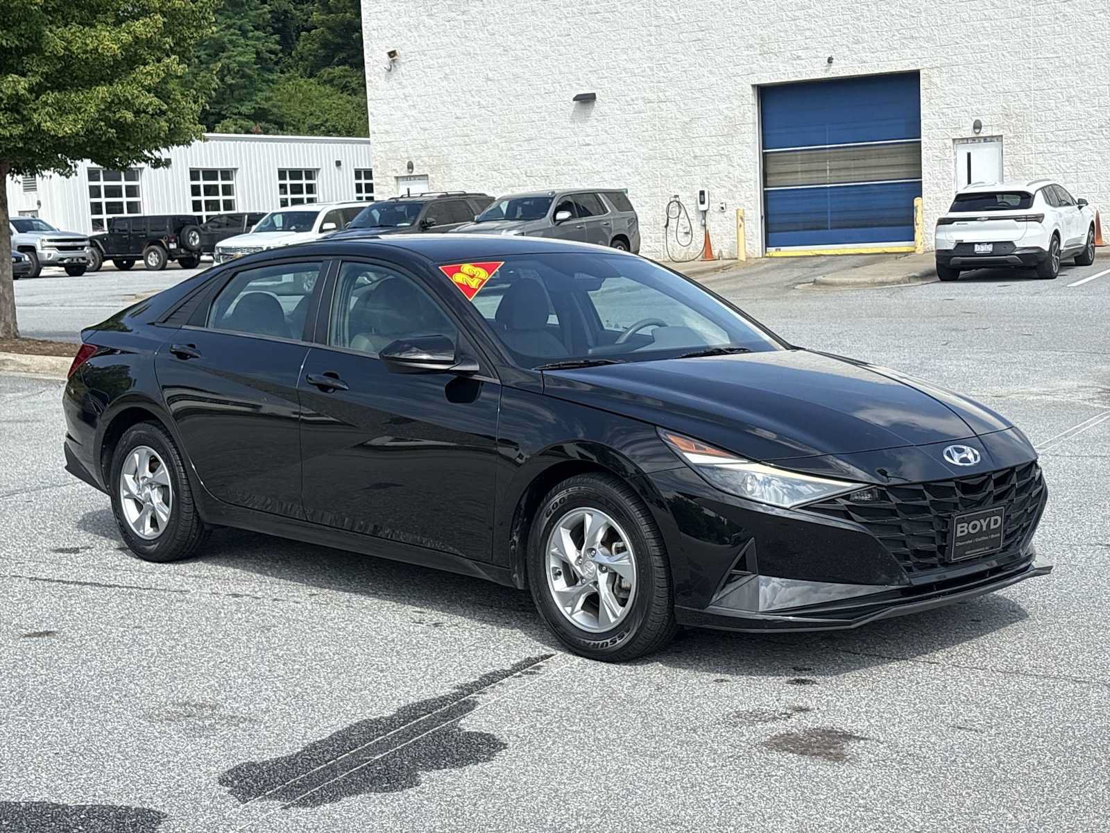 Used 2023 Hyundai Elantra SE FWD image 4