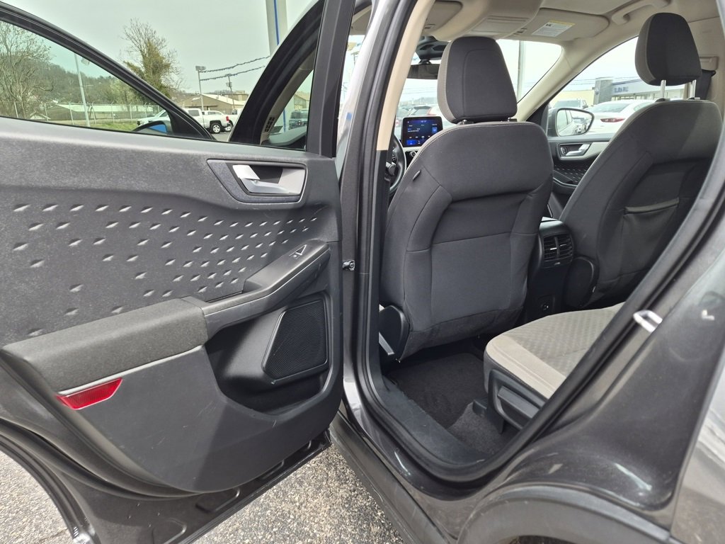 Used 2020 Ford Escape SE image 24