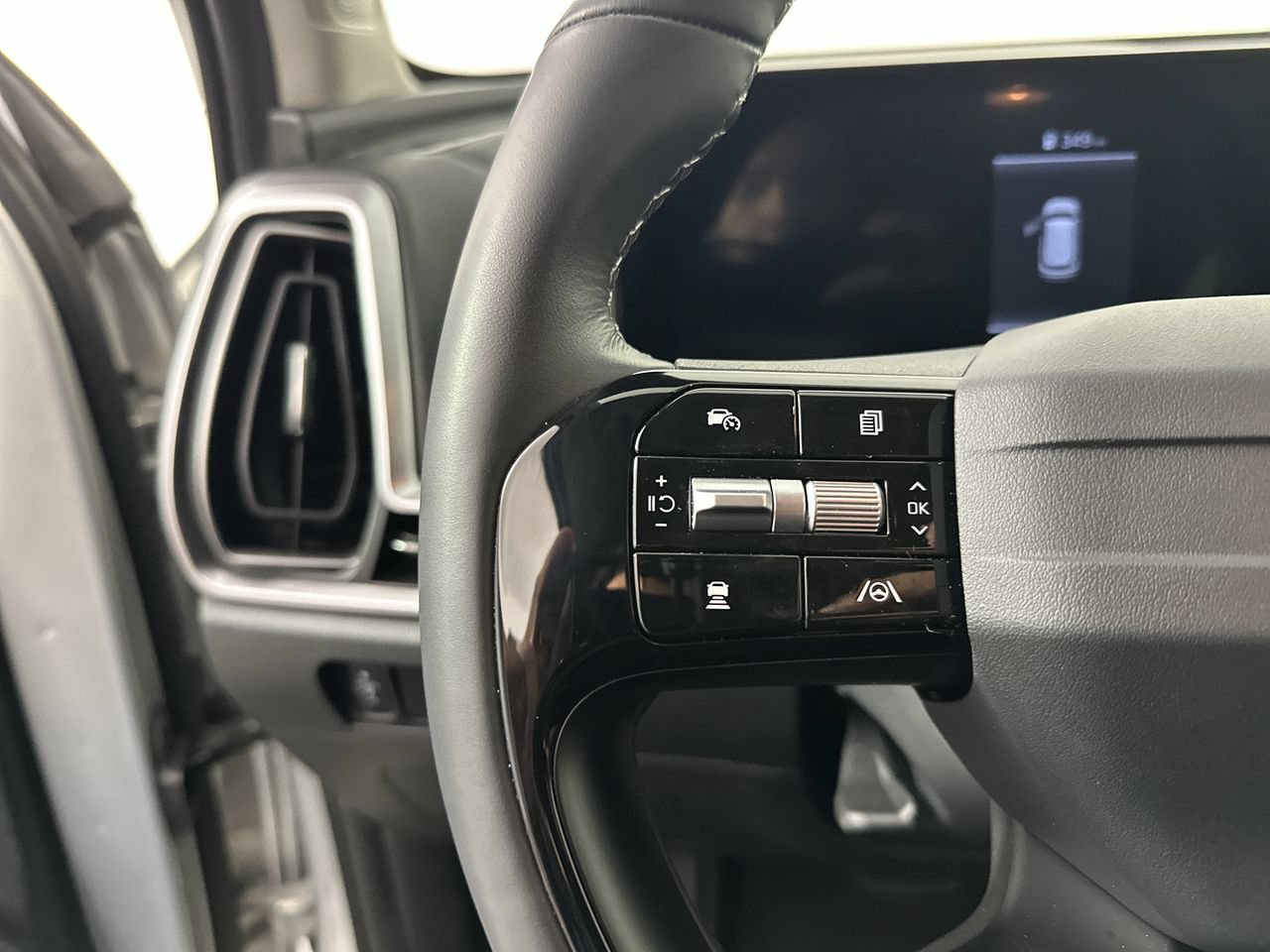 Certified 2026 Kia Sorento S AWD/4WD image 6