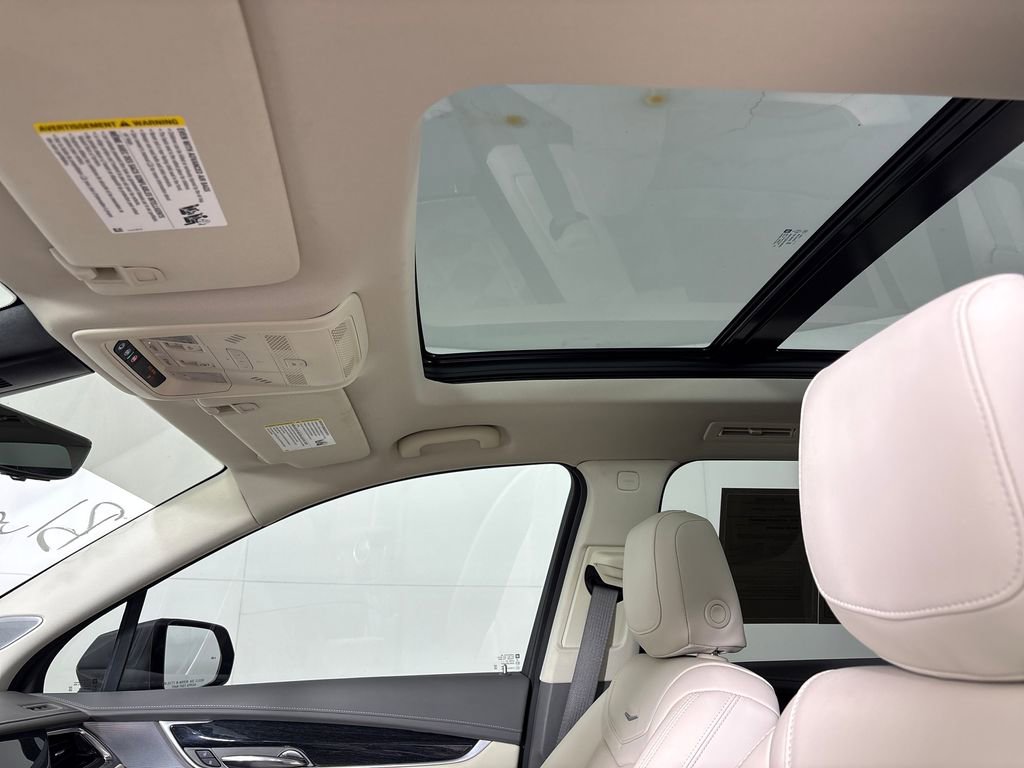 Used 2024 Cadillac XT6 Premium Luxury w/ Technology Package FWD image 35