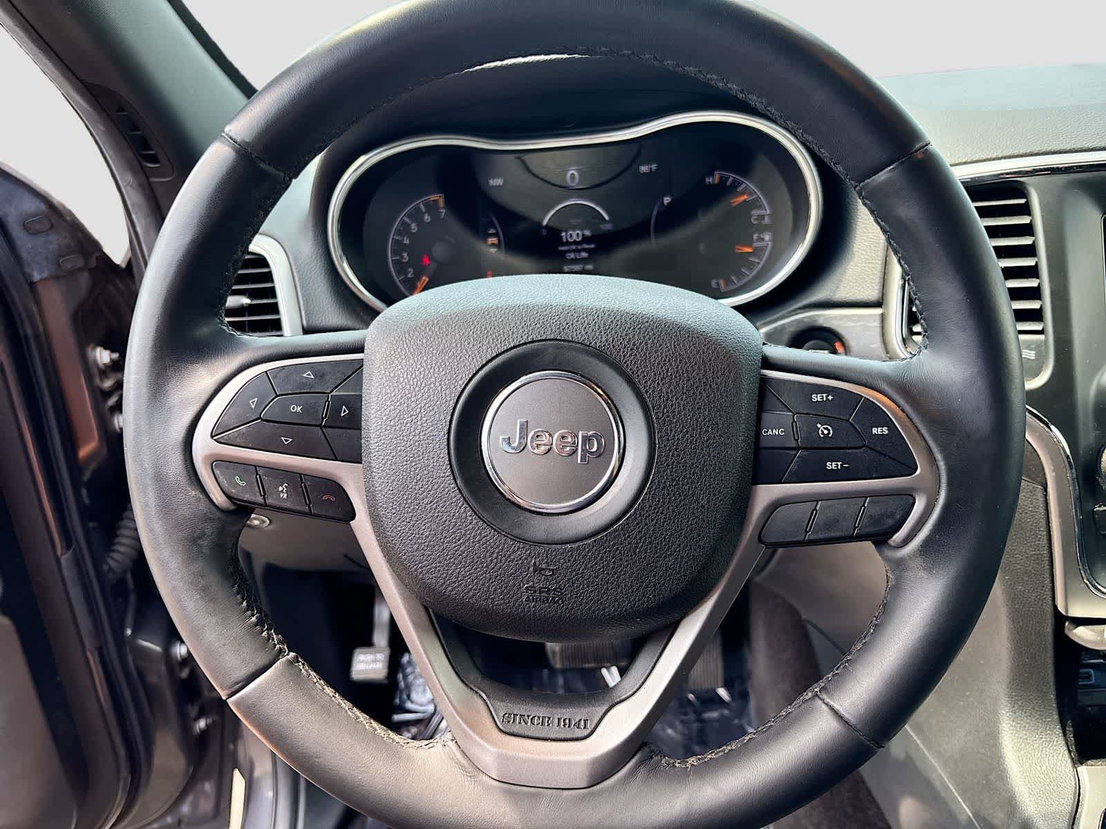 Used 2018 Jeep Grand Cherokee Laredo AWD/4WD image 11