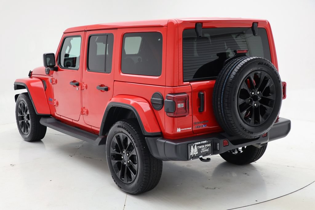 Used 2025 Jeep Wrangler Unlimited Sahara AWD/4WD image 7