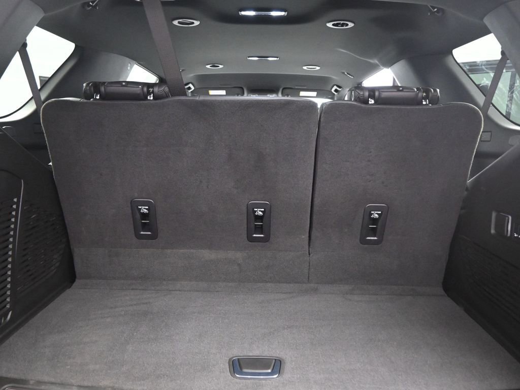 Used 2025 Chevrolet Tahoe High Country image 24