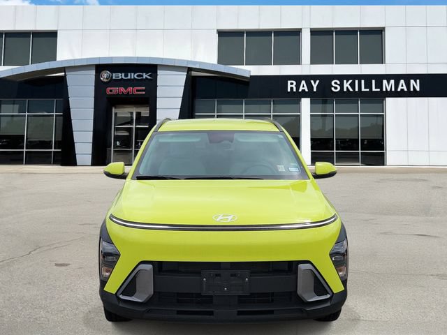 Used 2025 Hyundai Kona SEL FWD image 2