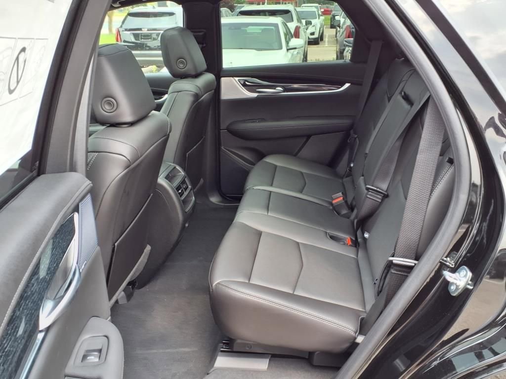 New 2025 Cadillac XT5 Premium Luxury w/ LPO, Floor Liner Package image 8