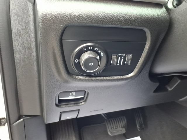 Used 2023 Jeep Grand Cherokee Limited AWD/4WD image 19