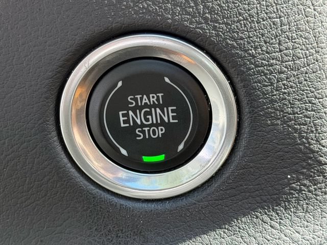 Used 2022 Cadillac XT4 Premium Luxury w/ Enhanced Visibility Package FWD image 20