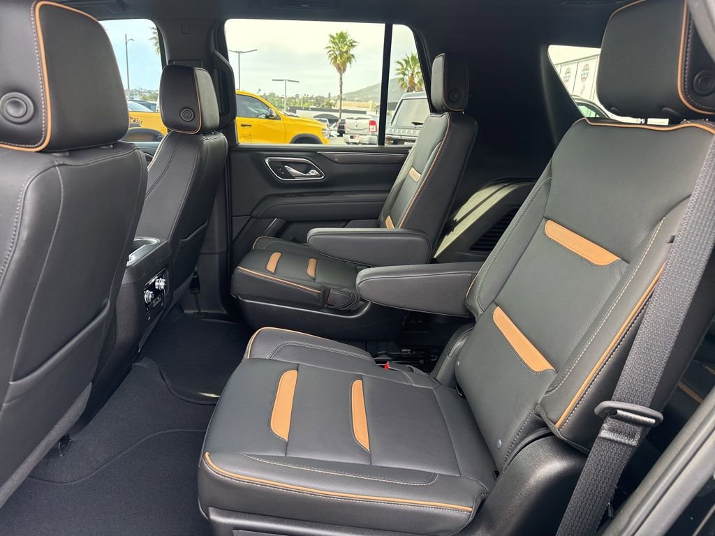 Used 2024 GMC Yukon AT4 w/ Technology Package image 19