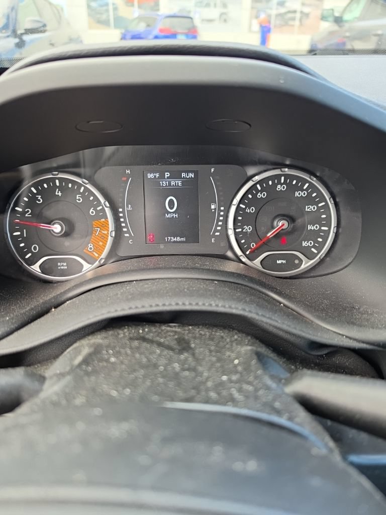 Used 2023 Jeep Renegade Latitude w/ Premium Group AWD/4WD image 13