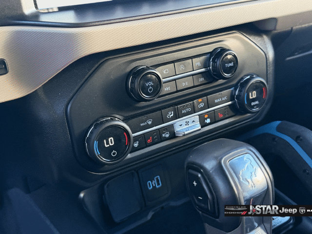 Used 2023 Ford Bronco Wildtrak AWD/4WD image 21