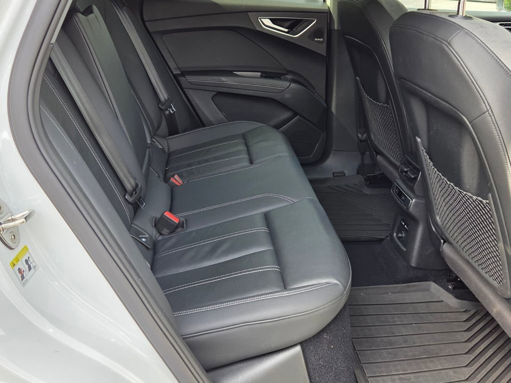 Used 2023 Audi Q4 e-tron Premium Plus w/ Premium Plus image 16