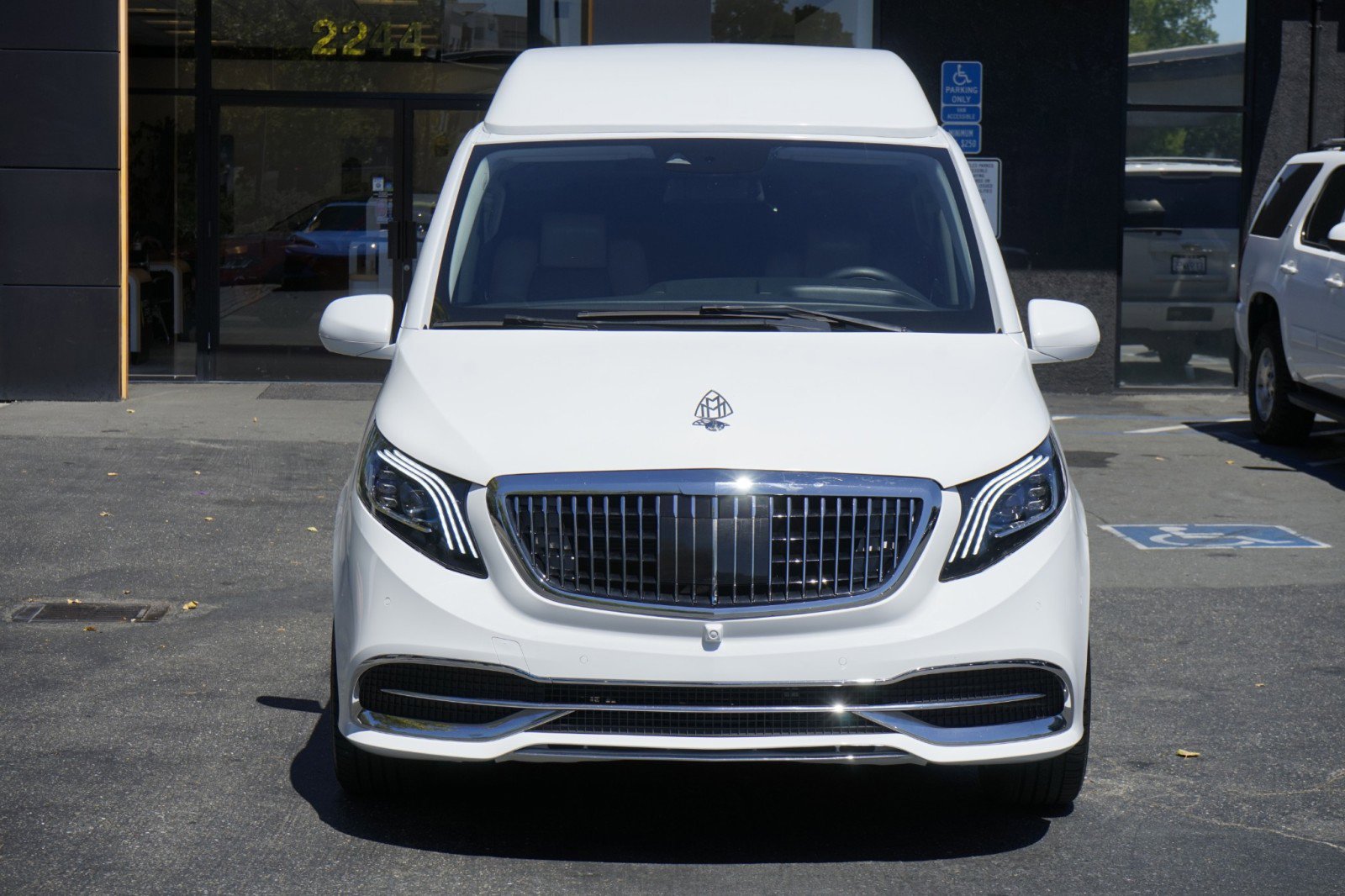 Used 2018 Mercedes-Benz Metris Passenger image 4