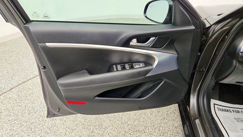 Used 2023 Genesis G70 2.0T AWD/4WD image 10