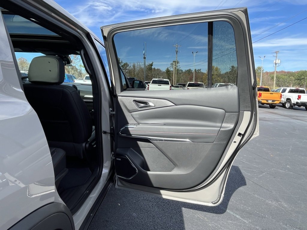 New 2026 Chevrolet Traverse Z71 w/ Enhanced Driving Package image 19