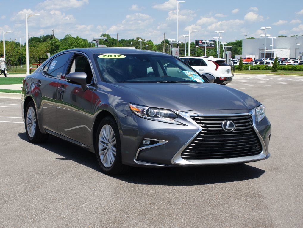 Used 2017 Lexus ES 350 w/ Premium Package FWD image 2