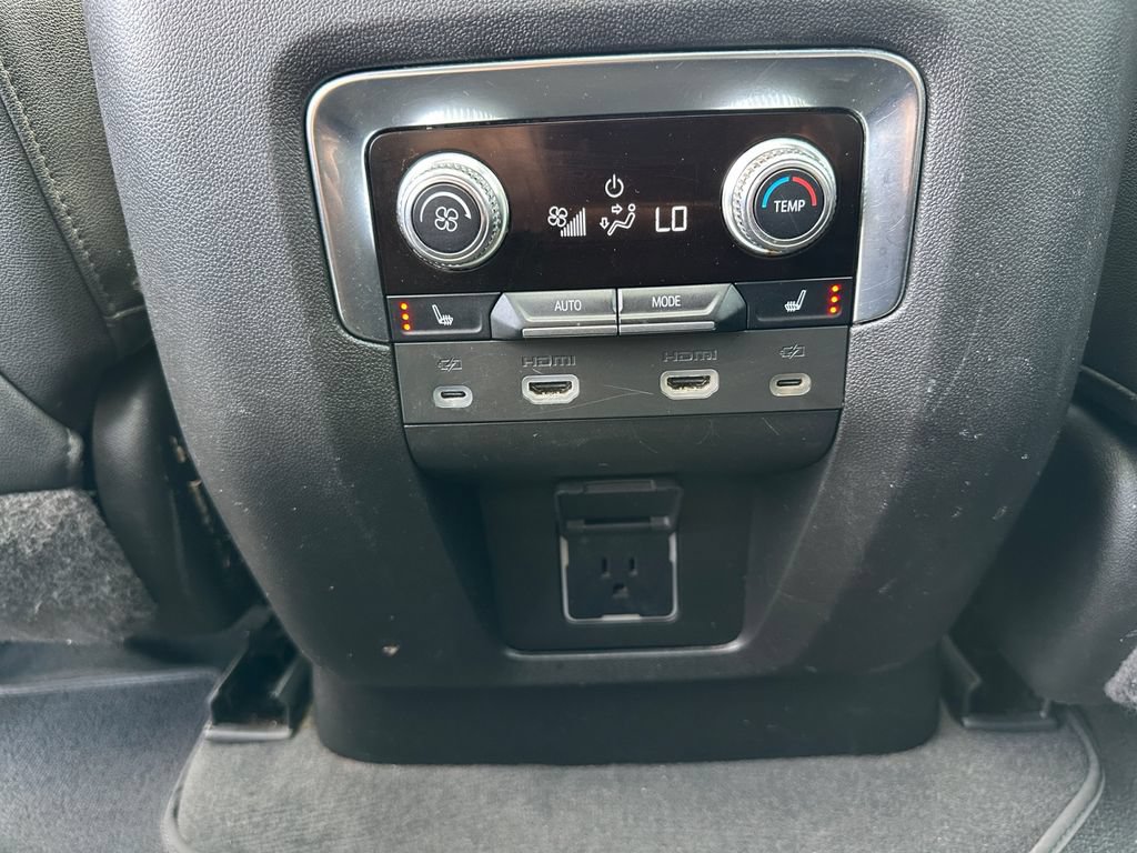 Used 2022 GMC Yukon XL AT4 w/ AT4 Premium Plus Package AWD/4WD image 37