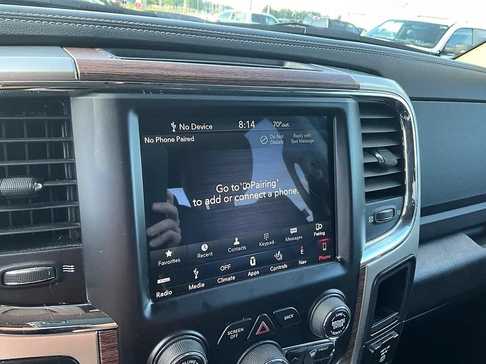 Used 2018 RAM 1500 Laramie w/ Convenience Group AWD/4WD image 23