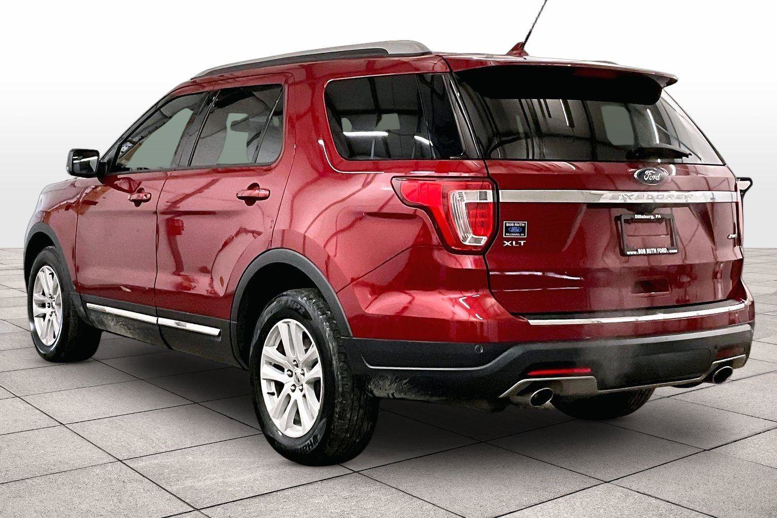 Used 2018 Ford Explorer XLT w/ Equipment Group 201A image 10