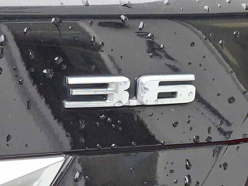 Used 2018 Cadillac XT5 Luxury w/ Driver Awareness Package image 38