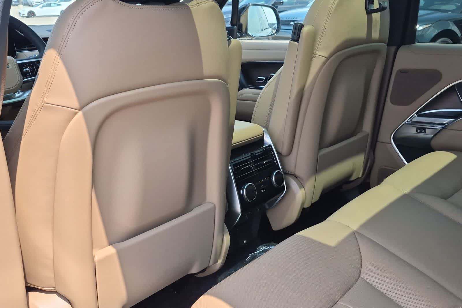 New 2026 Land Rover Range Rover SE AWD/4WD image 18