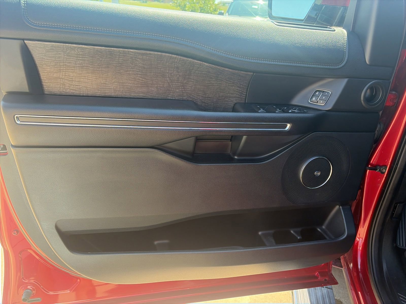 Used 2019 Ford Expedition Limited w/ Texas Edition Package RWD image 14
