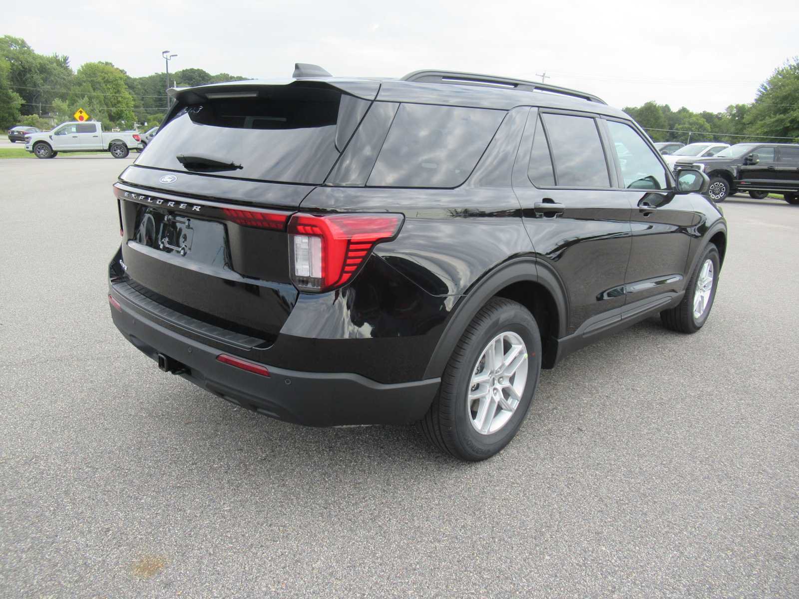 New 2027 Ford Explorer Active AWD/4WD image 5