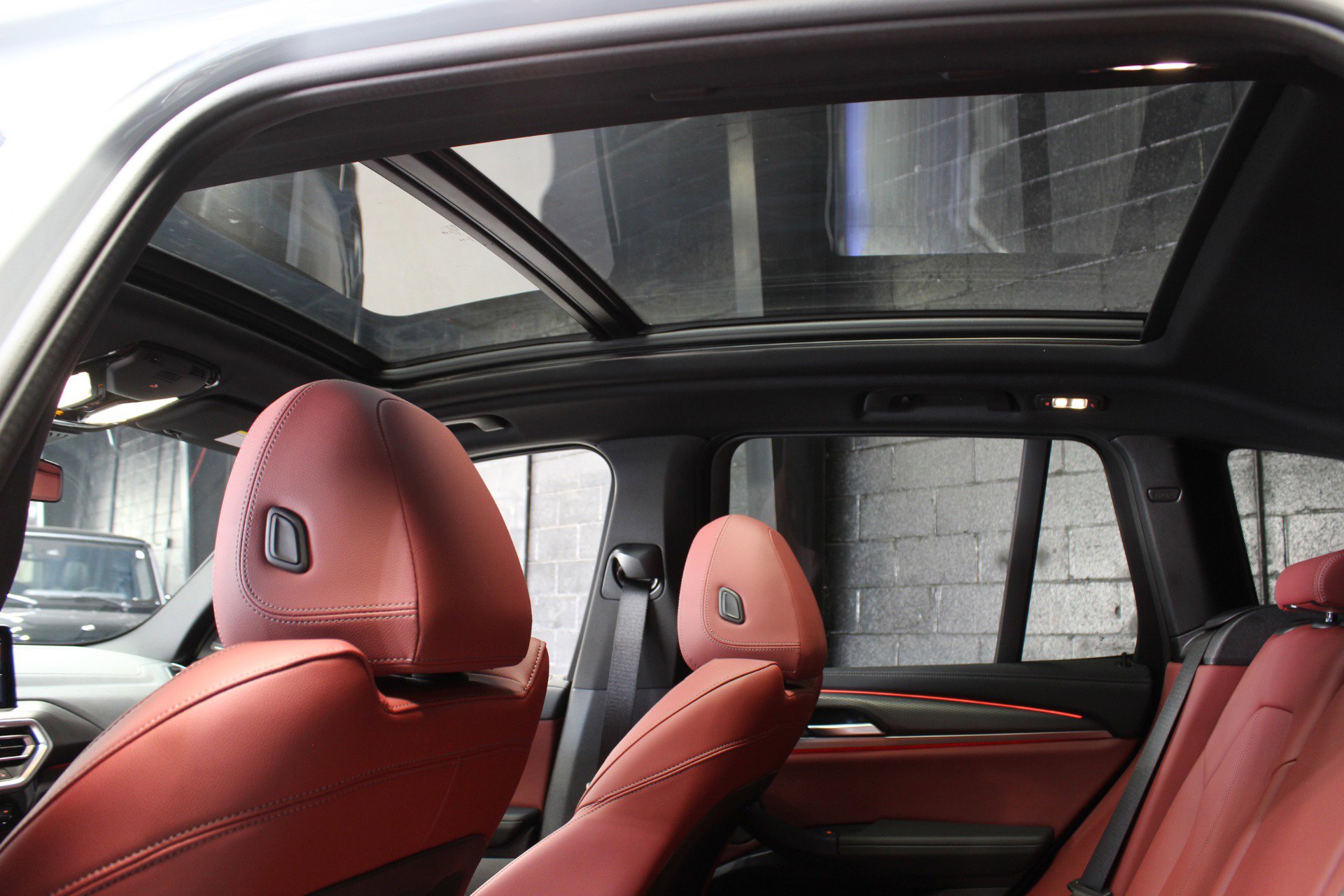 Used 2024 BMW X3 M40i w/ Premium Package image 25