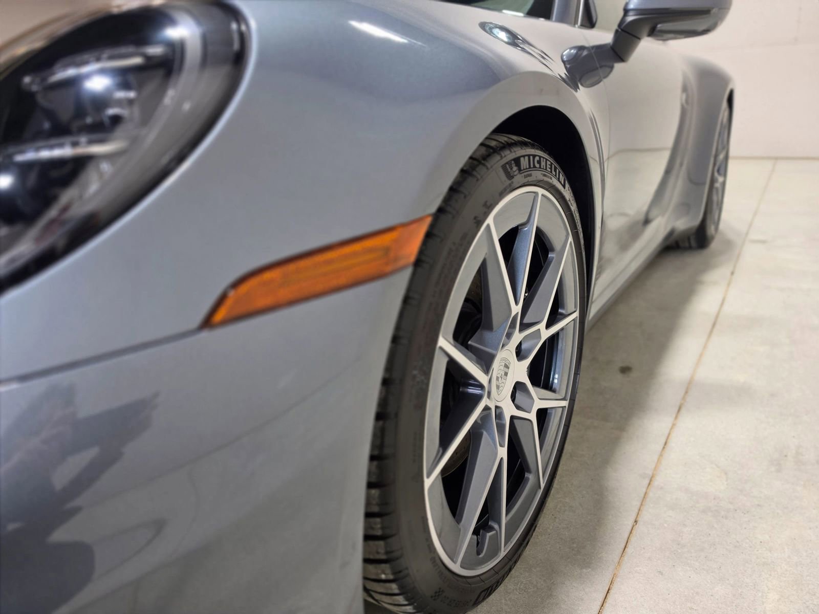 Used 2025 Porsche 911 Carrera T RWD image 33