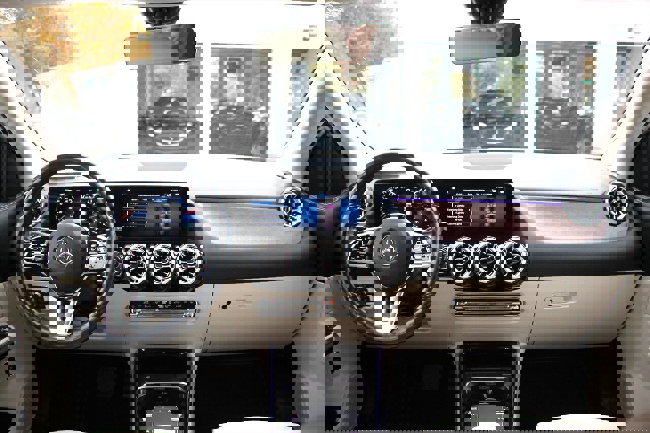 Used 2023 Mercedes-Benz GLA 250 4MATIC image 32