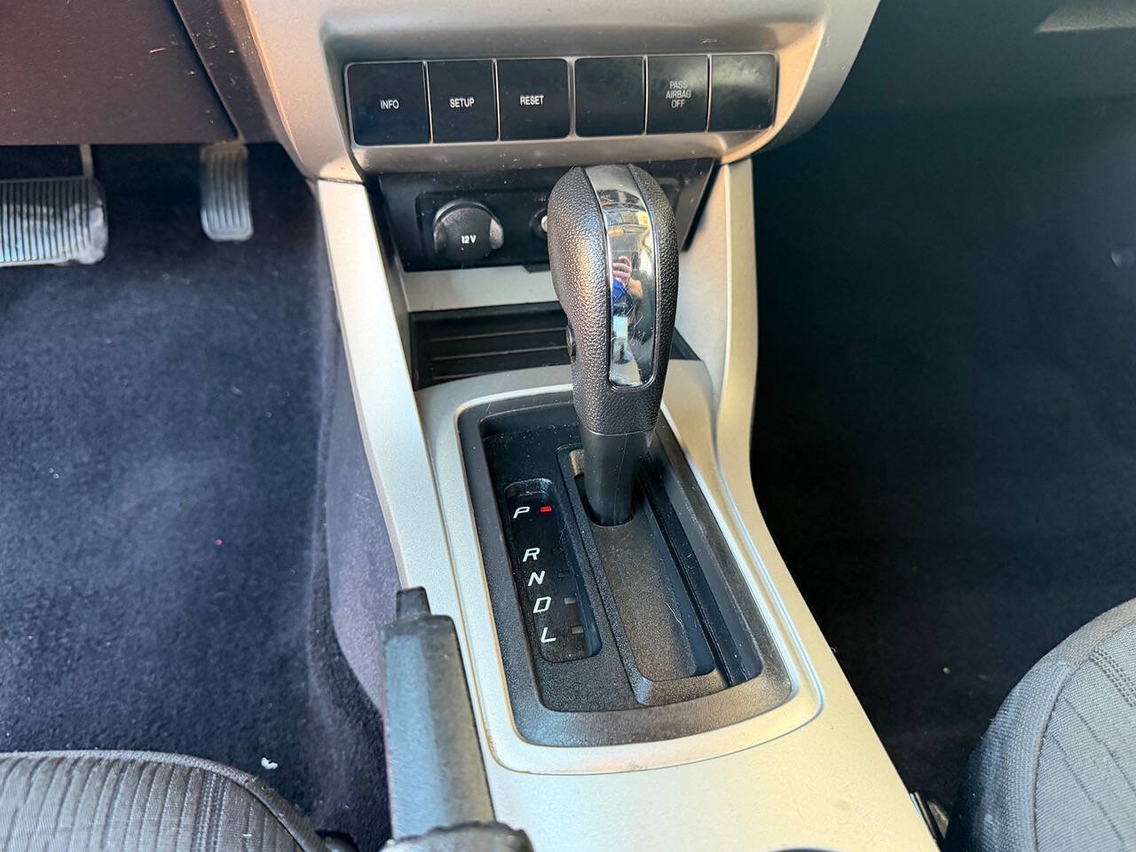 Used 2009 Ford Focus SE FWD image 24