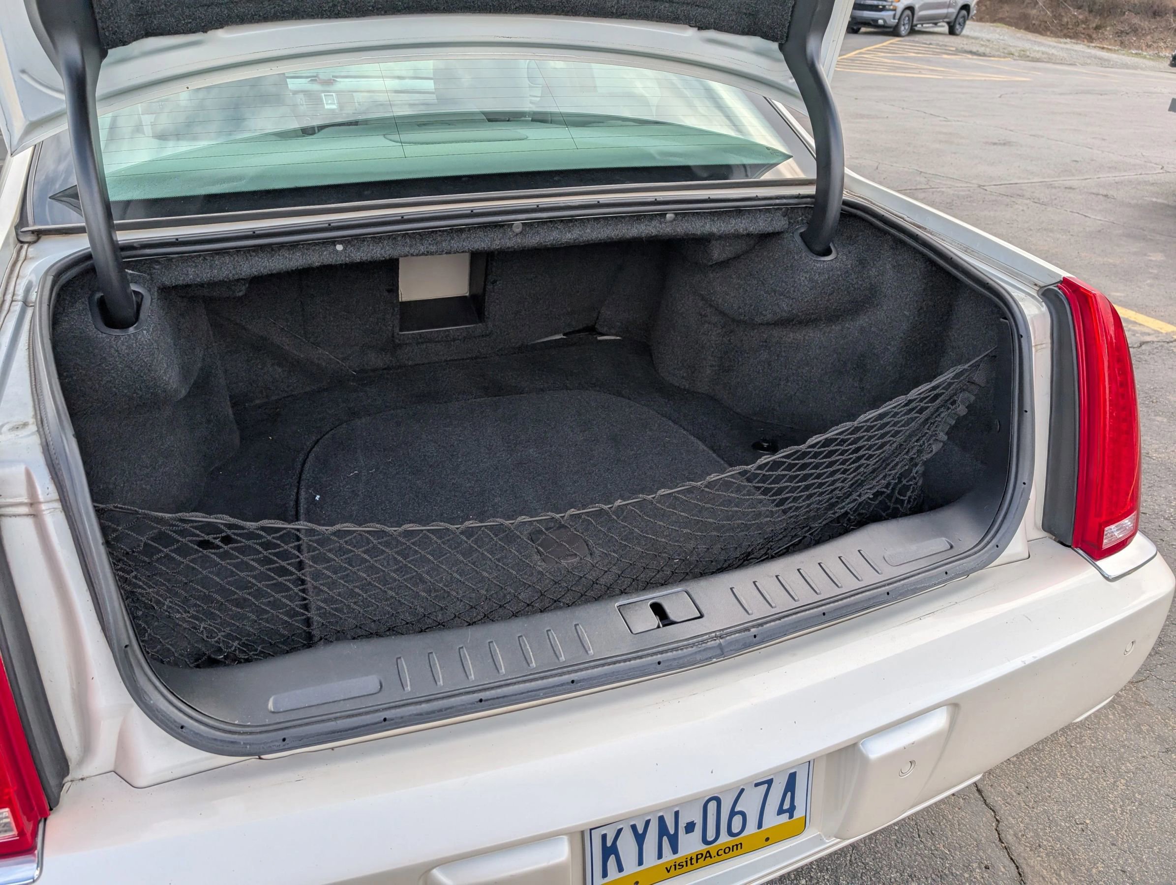 Used 2011 Cadillac DTS Premium image 11