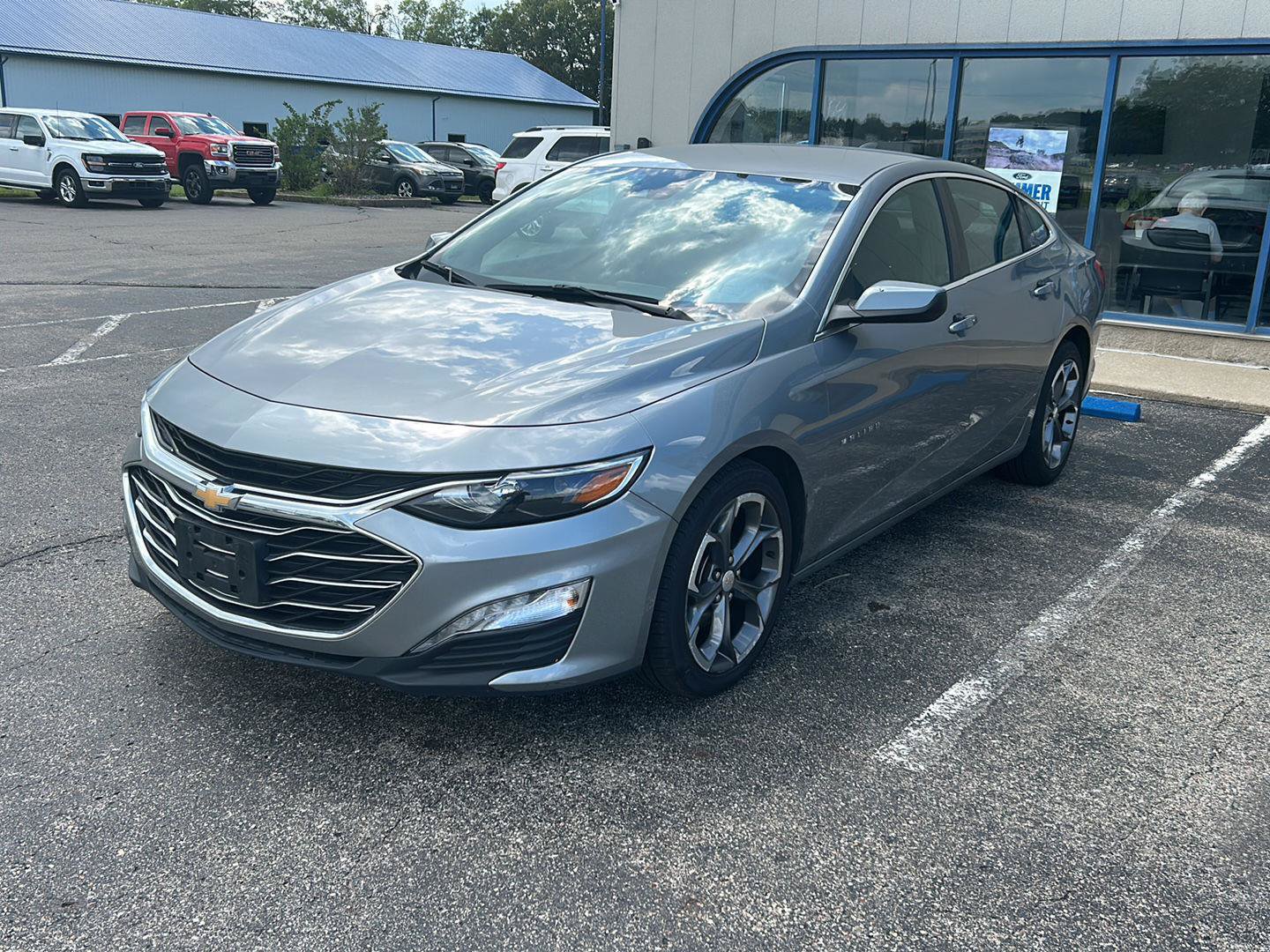 Used 2024 Chevrolet Malibu LT FWD image 2