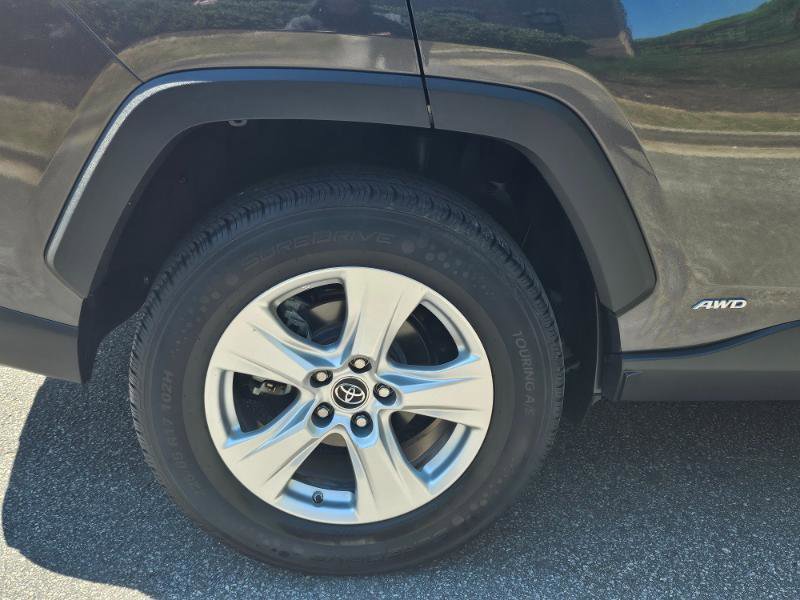 Used 2019 Toyota RAV4 LE image 10