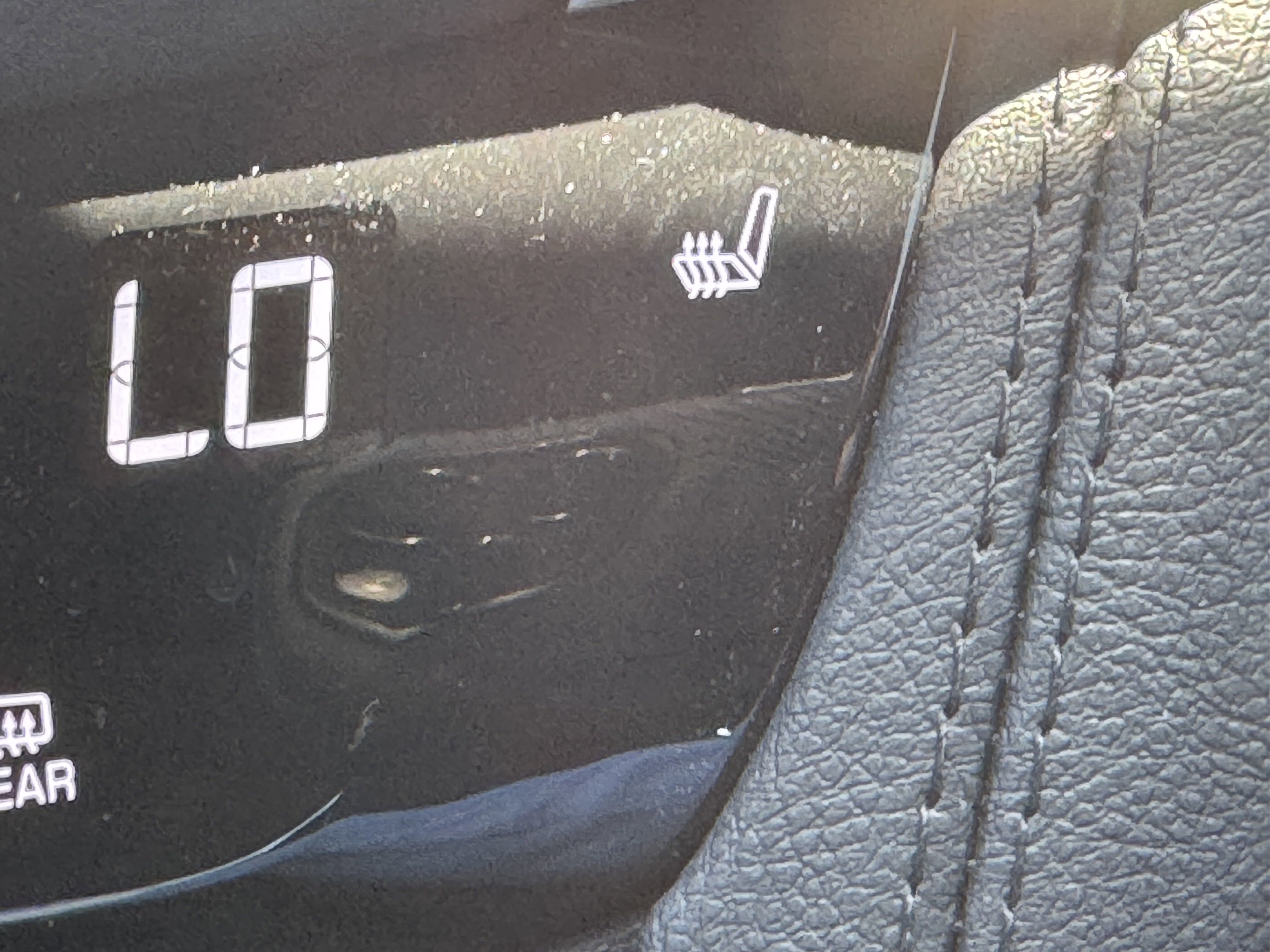 New 2025 Cadillac XT6 Luxury image 25