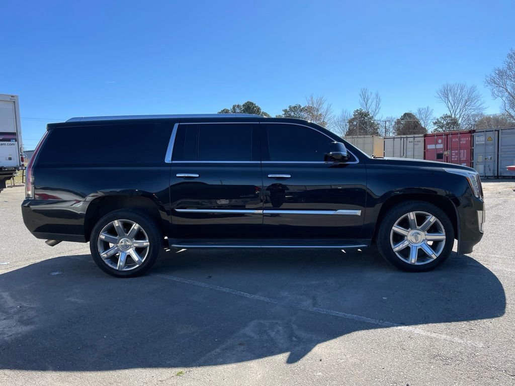 Used 2020 Cadillac Escalade ESV Luxury image 9
