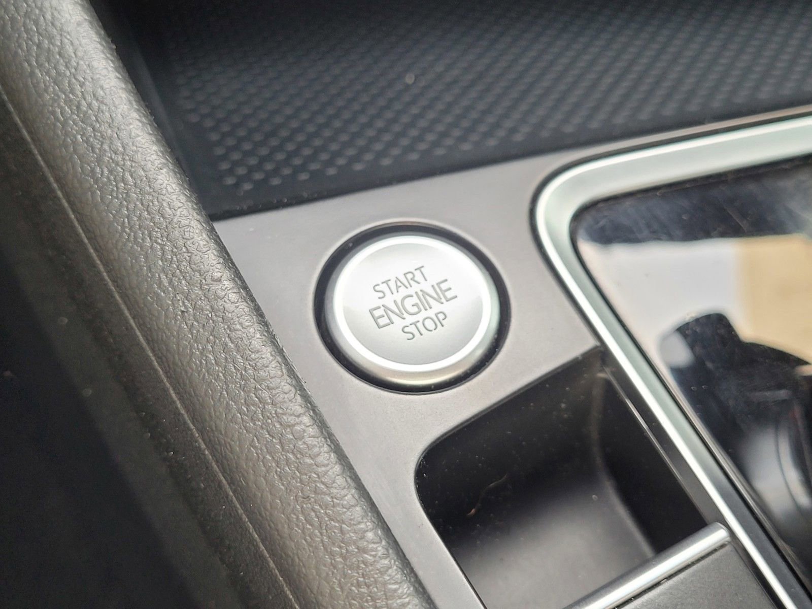 Used 2019 Volkswagen Jetta GLI FWD image 26