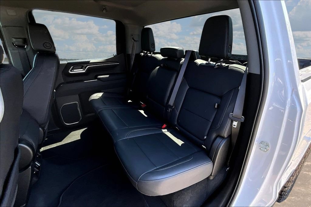 Used 2025 GMC Sierra 1500 SLT AWD/4WD image 25