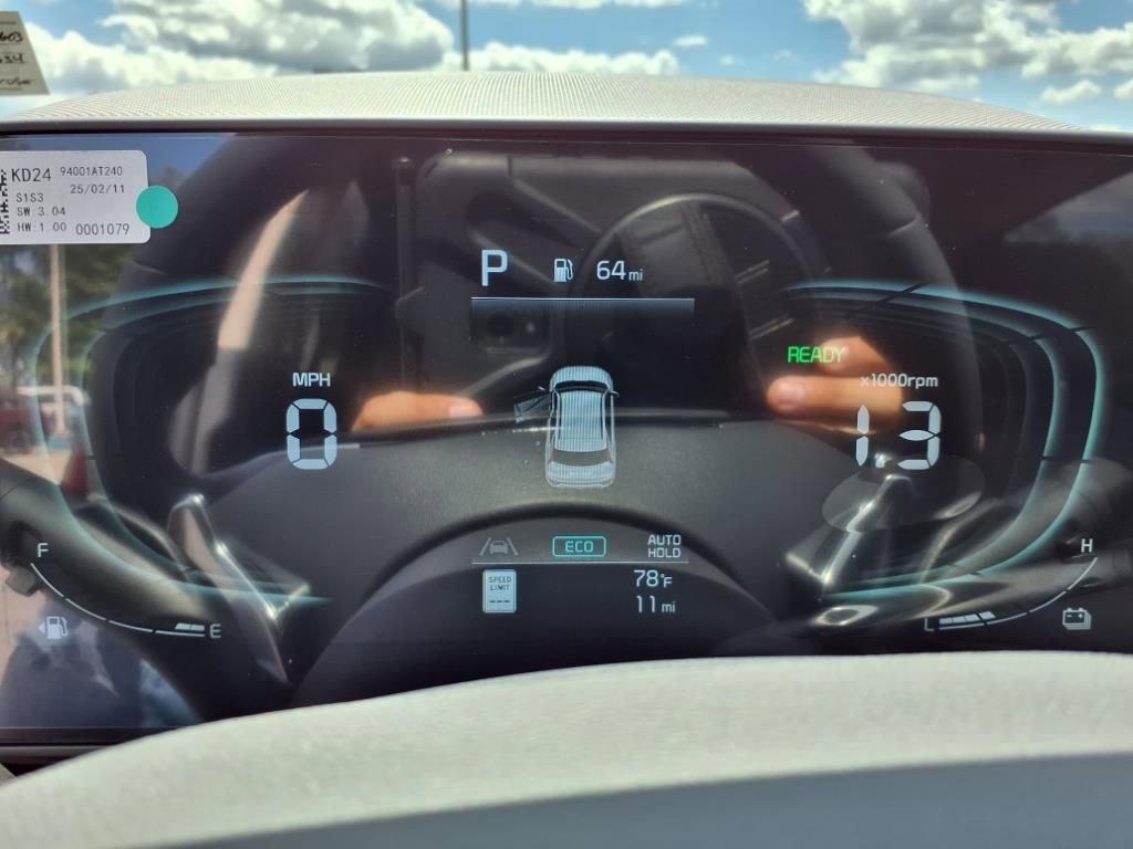 New 2025 Kia Niro EX Touring image 18